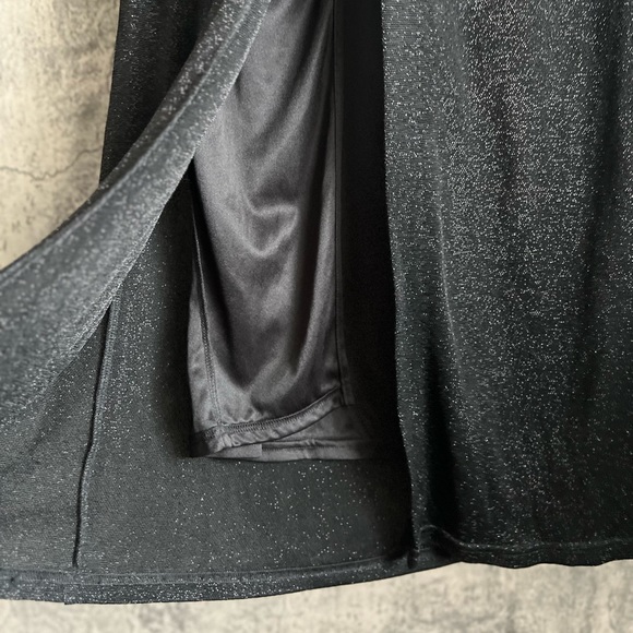 Black elegant turtle neck sleeveless dress shimmery fabric with back slit size S - Picture 8 of 11